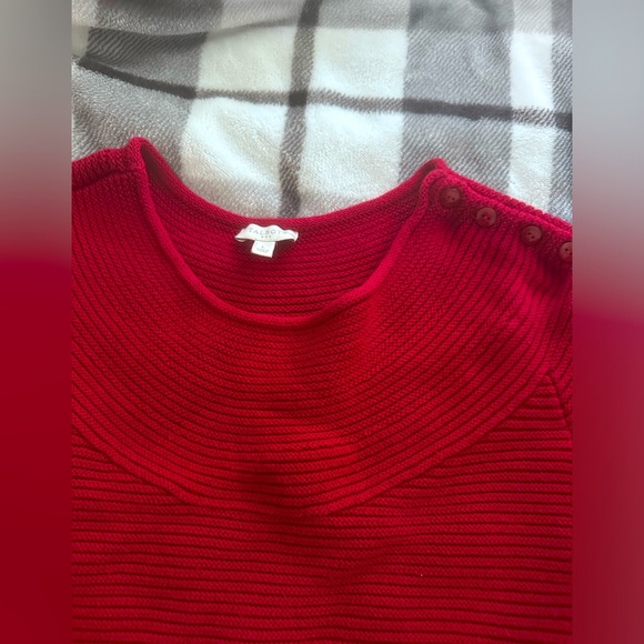 Red sweater - Picture 3 of 4